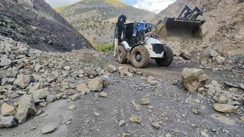 Batman'da köy yolları açılıyor
