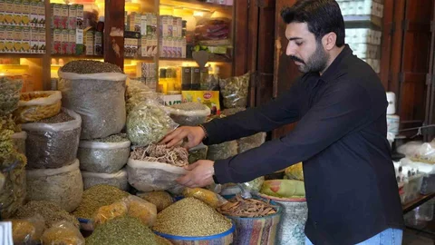 Gaziantep'te soğuk havalarla birlikte aktarlara yönelim arttı