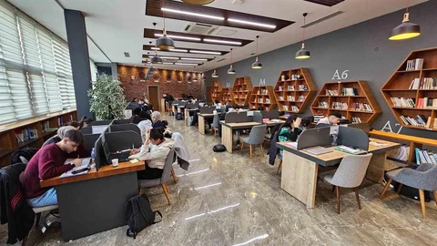 Kağıthane'de üniversite öğrencilerine eğitim desteği