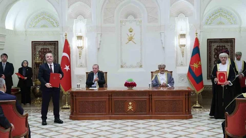 MASKAT'ta Türkiye ve Umman arasında 16 belge imzalandı