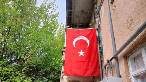 Ankara'da TUSAŞ'a yapılan terör saldırısında şehit düşen taksi şoförünün oğlu, acısını dile getirdi.