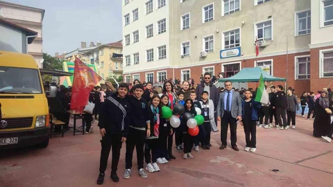 Ankara'da Şehitlik Ortaokulu'nda yardım sergisi düzenlendi