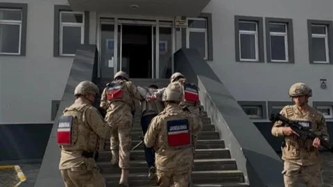 Muş'ta 20 yıl hapis cezası bulunan hükümlü jandarma tarafından ele geçirildi