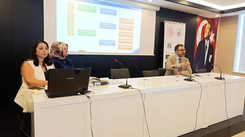 Antalya'da 13,7 Milyar TL'yi aşan yatırım için bilgilendirme toplantısı yapıldı