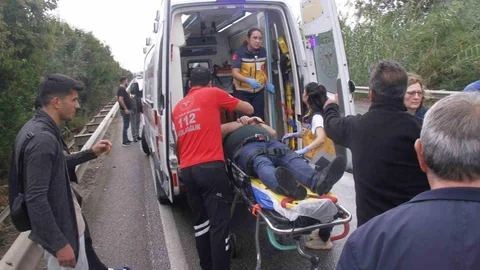 Antalya'da 4 araçlı zincirleme kaza meydana geldi