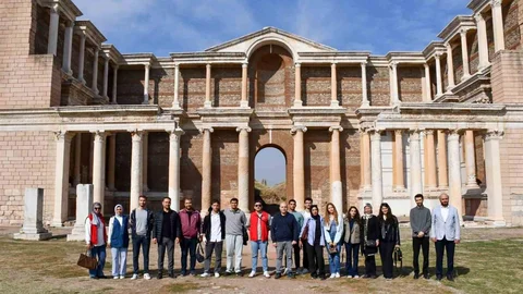 Manisa'da yeni üniversiteliler Salihli'yi keşfetti