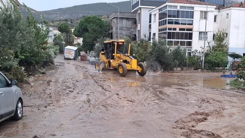 İzmir'de sel felaketi sonrası Aliağa Belediyesi bölgeye destek gönderdi