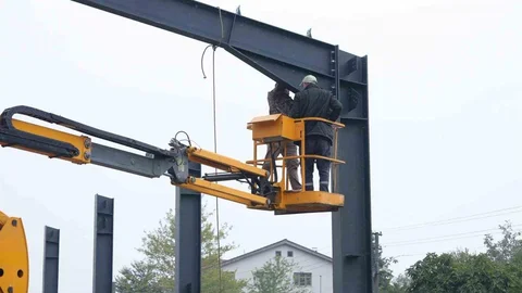 Düzce'de Tuhafiyeciler Kapalı Pazar alanının inşaatı sona yaklaşıyor