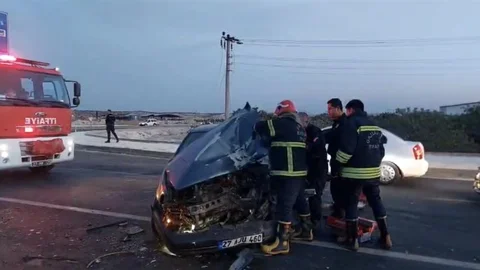 Nizip'te 5 aracın karıştığı zincirleme kaza