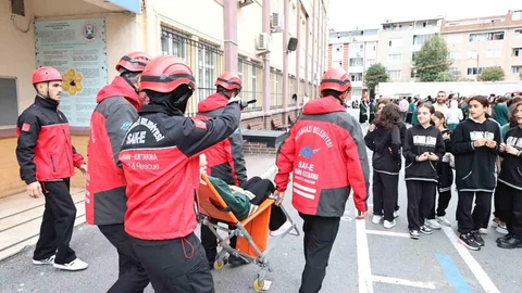 Sultangazi'de afet farkındalık eğitimi