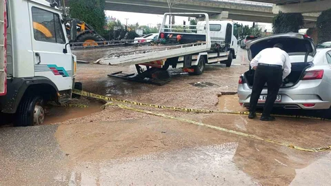 Antalya'da altyapı çalışması sonrası çökme