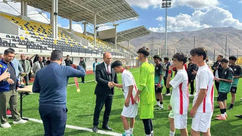 Bitlis'te okul sporları finali heyecanı yaşandı