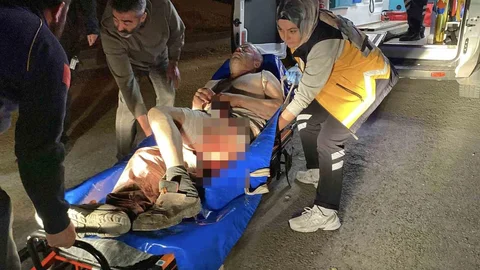 Aksaray'da Kılıçaslan Parkı'nda bıçaklı saldırıya uğrayan bir adam ağır yaralandı