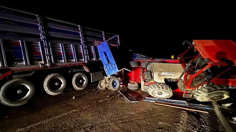 Kırklareli Babaeski'de Tır ve Traktör Çarpıştı
