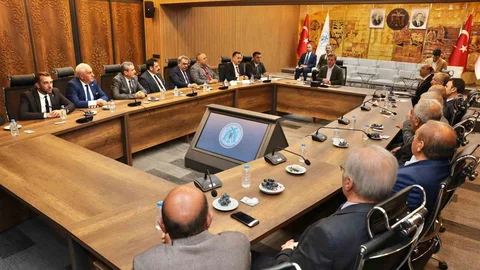 Erzincan'da projeler Vali Aydoğdu başkanlığında ele alındı