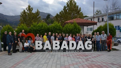Denizli’de Kanadalı turistler Babadağ’ı gezdi