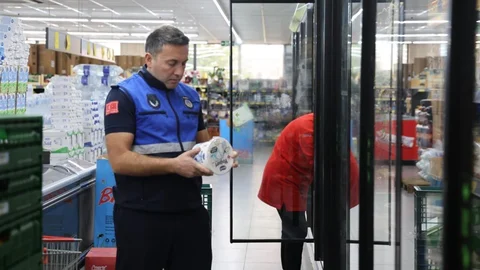 Kartepe'de marketlerde denetim yapıldı