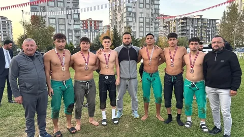 Samsun'da güreş başarısı