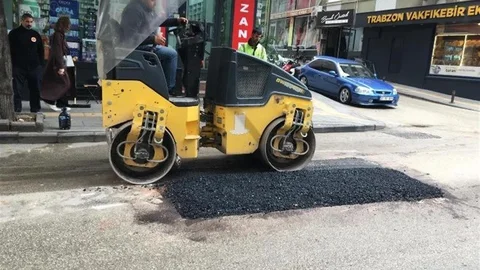 Bilecik'te asfalt yama çalışmaları yapıldı