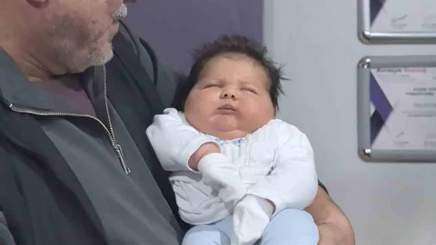 Bursa'da 6 kilo 150 gram bebek dünyaya geldi