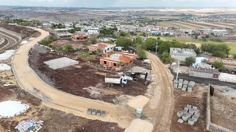 Diyarbakır'da Geyiktepe Mahallesi'nin 30 yıllık yol sorunu sona eriyor.