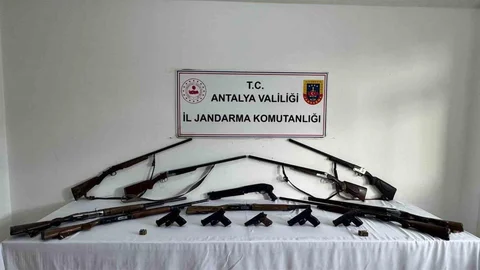 Antalya'da Ruhsatsız Silah Operasyonu