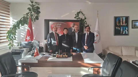 Çıldır'da başarılı öğrencilere ödül verildi