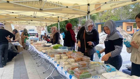 Sinop'ta Gazze yararına hayır çarşısı