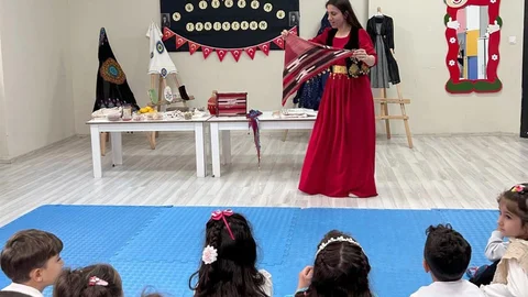 Van'da Miniklerden Cumhuriyet Kutlaması