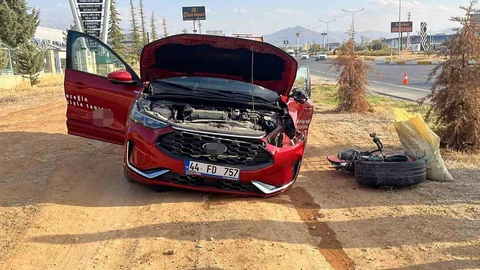 Malatya'da otomobiller çarpıştı, 2 kişi yaralandı