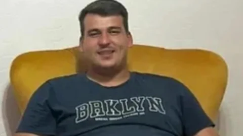 Tarsus’ta Boş Evden Yükselen Koku Ölümü Ortaya Çıkardı: 21 Yaşında Genç Ölü Bulundu