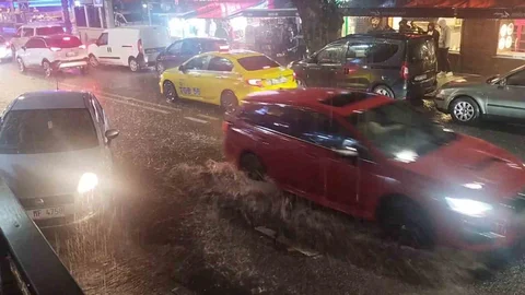 İstanbul'da yağmur etkisini göstermeye başladı