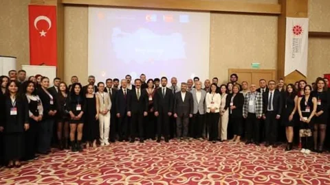 "Pedagojik Yaklaşımlarla Dezenformasyonla Mücadele ve Dijital Medyanın Etkileri-hatay Çalıştayı" Hatay'da Yapıldı.