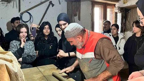 Bayburt'ta GSL öğrencileri tandır yapımını öğrendi