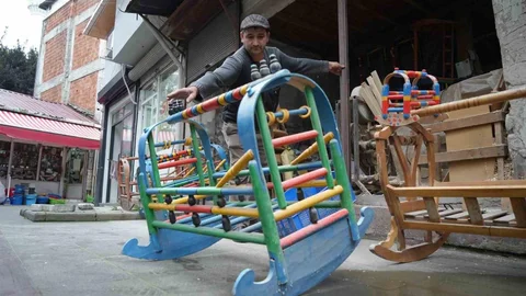 Çarşamba'da ahşap beşik ustası bu geleneği sürdürüyor