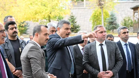 Erzurum'da İspir'deki heyelan bölgesine kaya tahkimatı yapılıyor