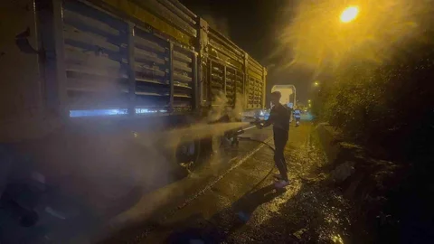 Zonguldak'ta tır yangını zincirleme kazaya neden oldu