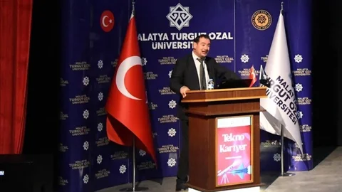 Malatya'da Uzay Mühendisi Turgay Karakaş Öğrencilerle Buluştu