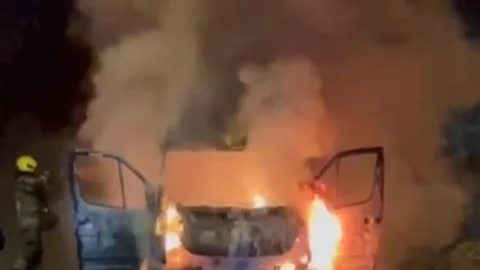 Bursa'nın Nilüfer ilçesinde minibüs yangını