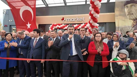 Kütahya Gediz'de Akaryakıt İstasyonu Açıldı