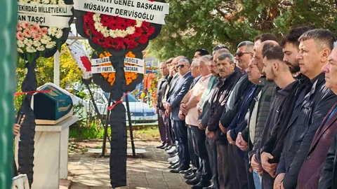 Tekirdağ Malkara’da silahlı saldırı sonucu hayatını kaybeden Rıdvan Çolak, gözyaşlarıyla defnedildi.