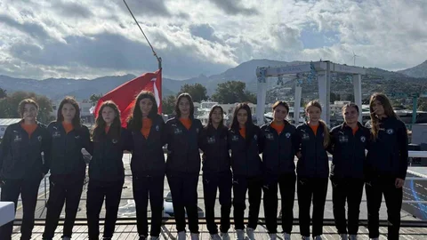 Muğla'da Denizin Kızları Bodrum Cup'ta rüzgarla buluştu