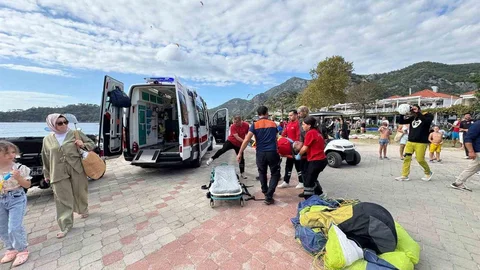 Muğla’nın Fethiye ilçesinde yamaç paraşütleri havada çarpıştı, 3 kişi yaralandı.