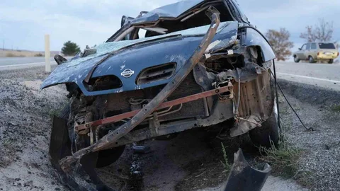 Kırıkkale'de takla atan araçta 3 kişi yaralandı.