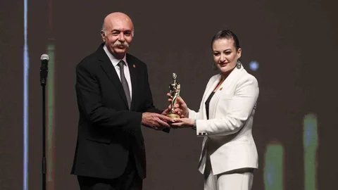 Antalya'da Altın Portakal ödülleri verildi
