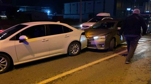 Bursa'da zincirleme kaza: 5 yaralı, 1'i çocuk