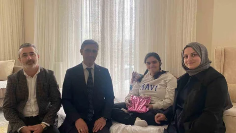 Bayburt'ta Evde Eğitim Alan Öğrenciye Moral Ziyareti