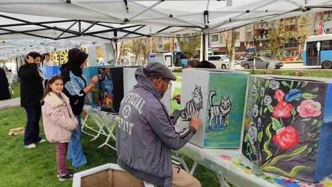 Kütahya'da Çiçek Saksılığı Resimleme Yarışması