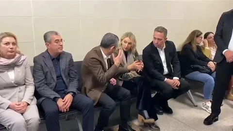 İstanbul'da İmamoğlu Adliyeye İfade Vermeye Gitti