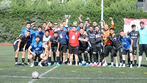 İzmir'de engelleri aşan antrenör